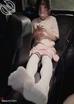 來自女兒的第一次口、足交，戶外商業街的內射，對白刺激！